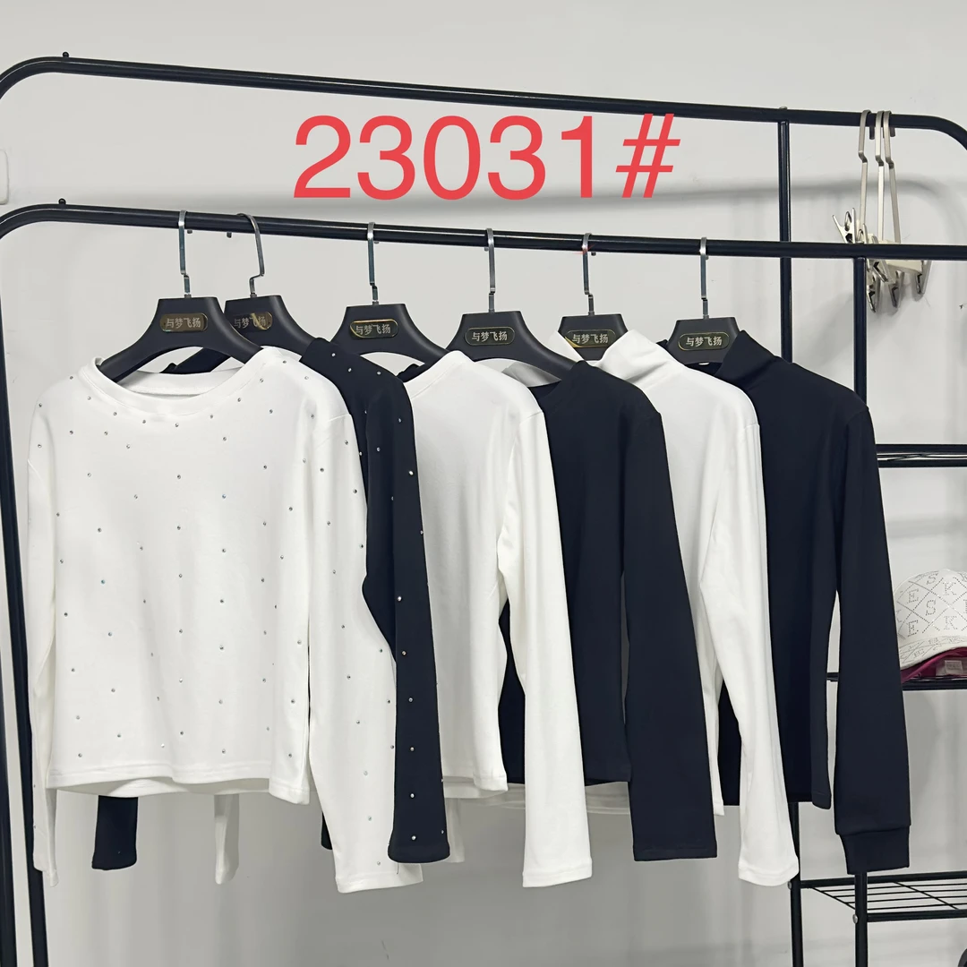 修身显瘦烫钻绒打底衫