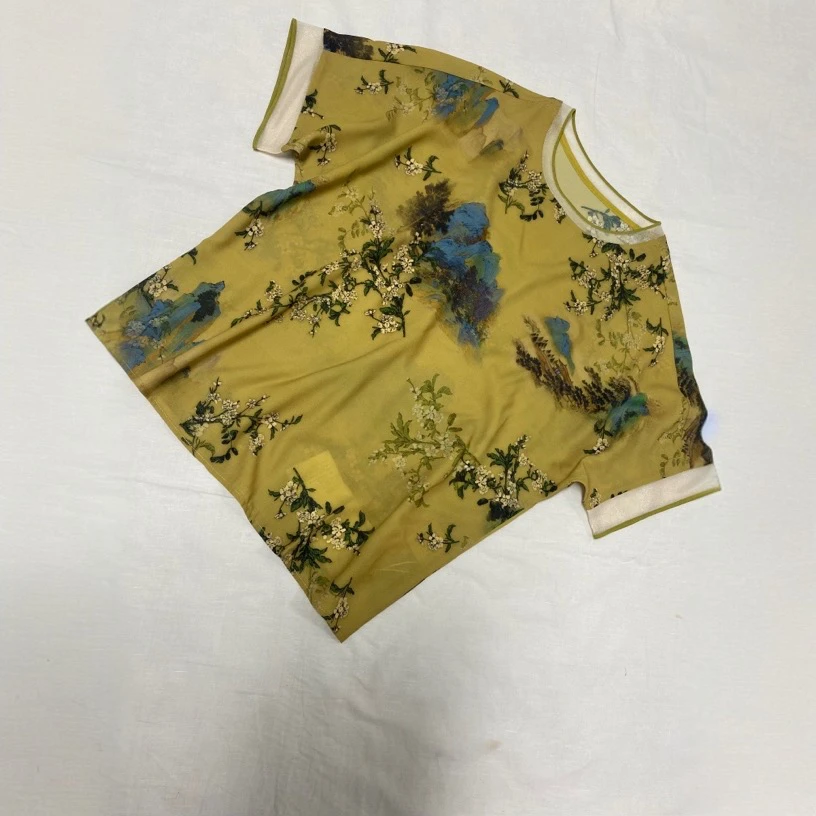 圆领风景画印花短袖-果梓1020