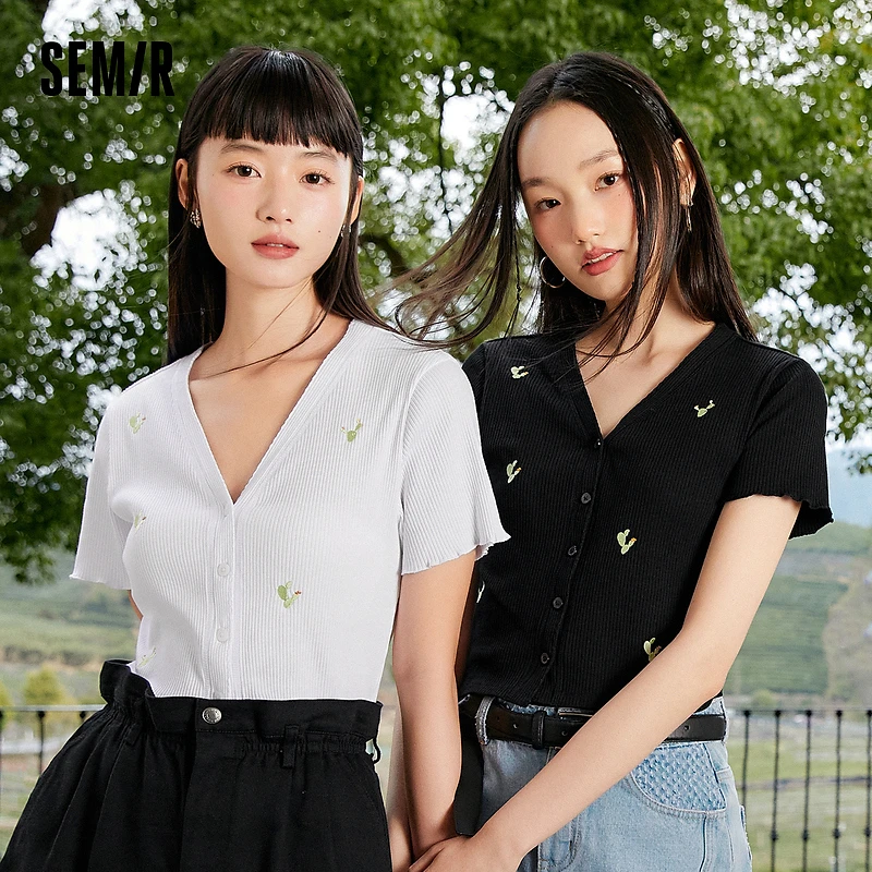 森马短袖T恤女短款木耳边绣花夏季时尚温柔系紧身V领开衫气质女士
