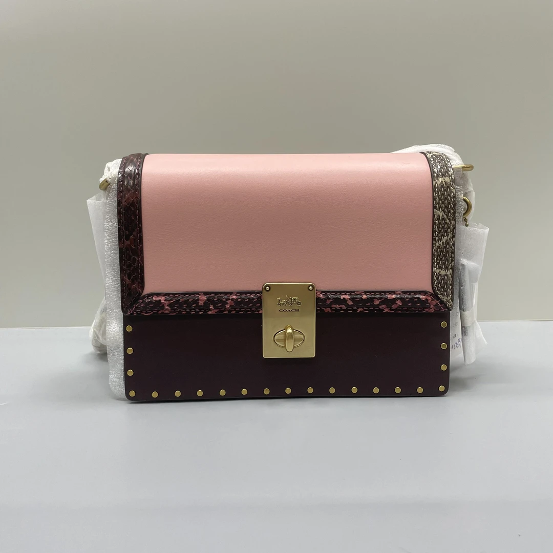 99新 COACH/蔻驰 Hutton 粉色拼接铆钉链条包22x16x6cmC051611