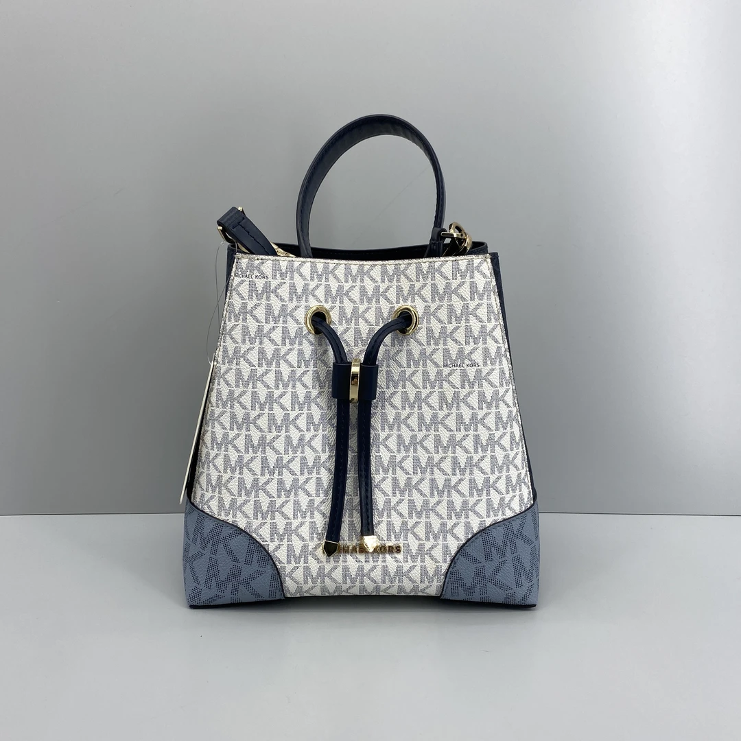 95新 MICHAELKORS/迈克高仕 白蓝老花抽绳水桶斜挎包22*20*13m