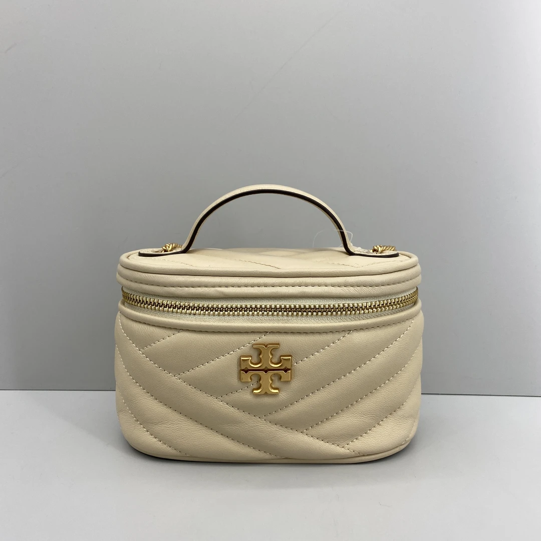 95新 TORY BURCH/汤丽柏琦 米白色盒子链条斜挎包17*10*7cm