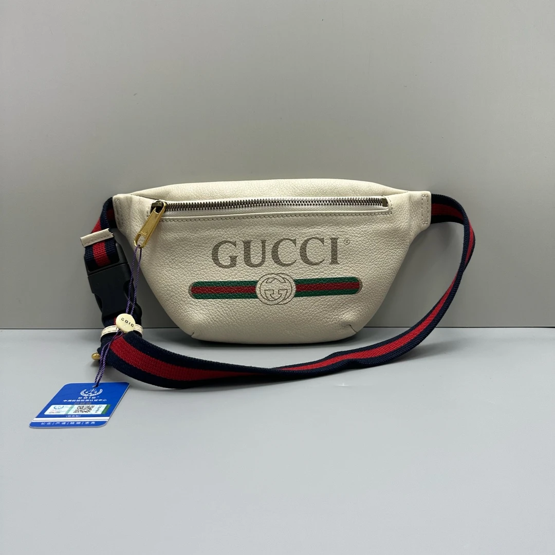 95新 GUCCI/古驰 白色小号胸包14*14*2cmD071724