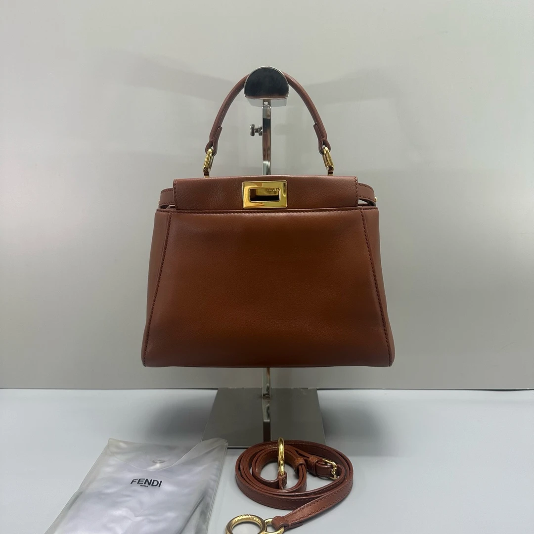 95新 FENDI/芬迪 peekaboo焦糖色小号23*17*11cm