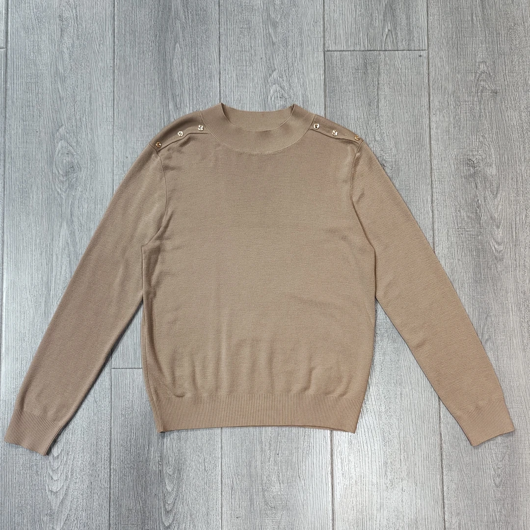 《大君姐精选》时尚百搭圆领带肩扣羊毛衫