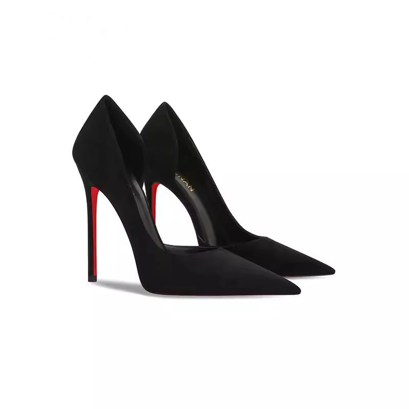 匠约25年新款黑色绒面侧空红底超高跟鞋细跟尖头浅口性感宴会单鞋