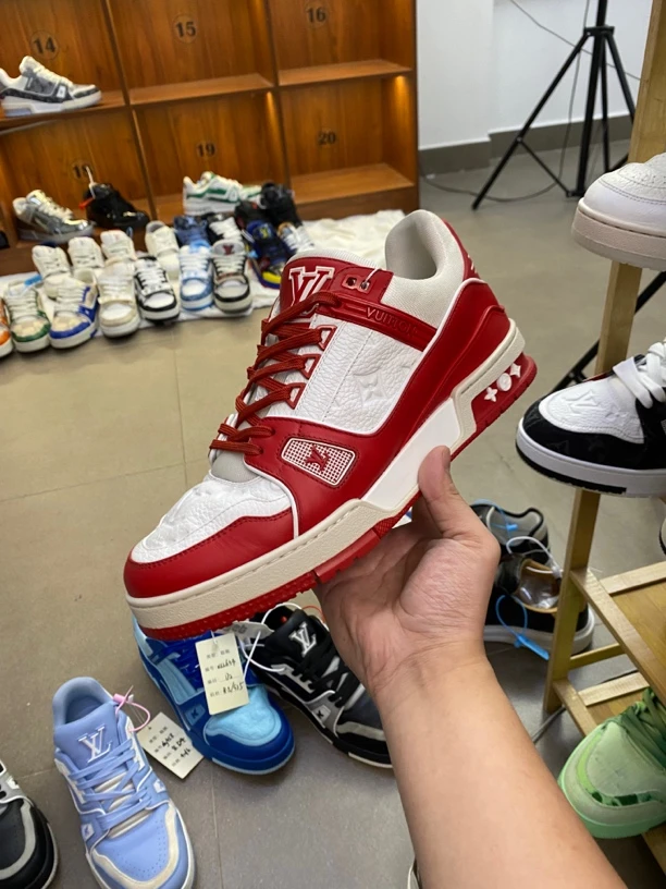 lv橙板鞋经典设计舒适潮流运动鞋