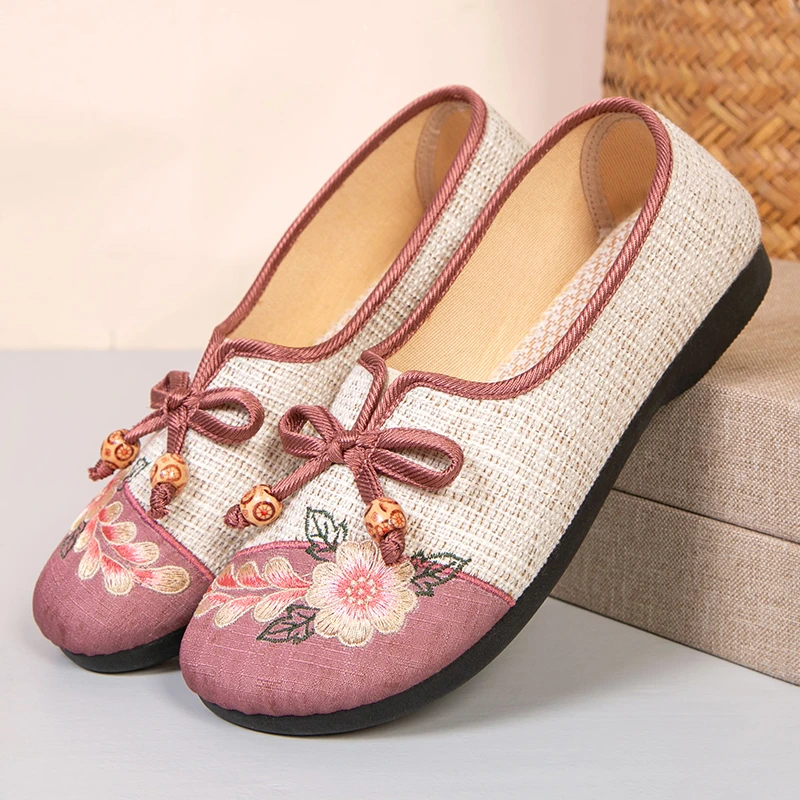 2024夏季新款老北京布鞋女单鞋软底防滑透气一脚蹬中老年妈妈鞋