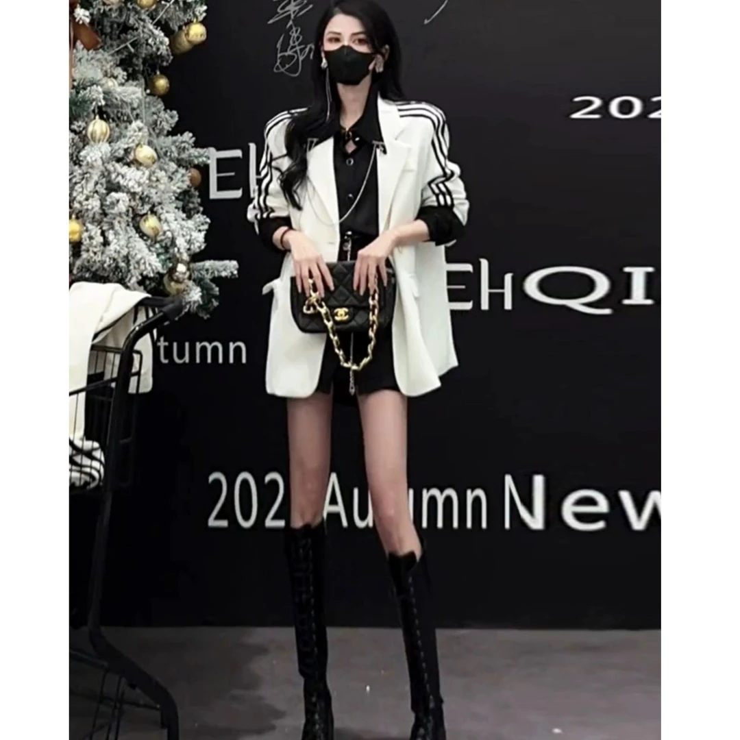 EH微瑕高级感三条杠拼接休闲垫肩慵懒风长袖黑色西装外套女 W9749
