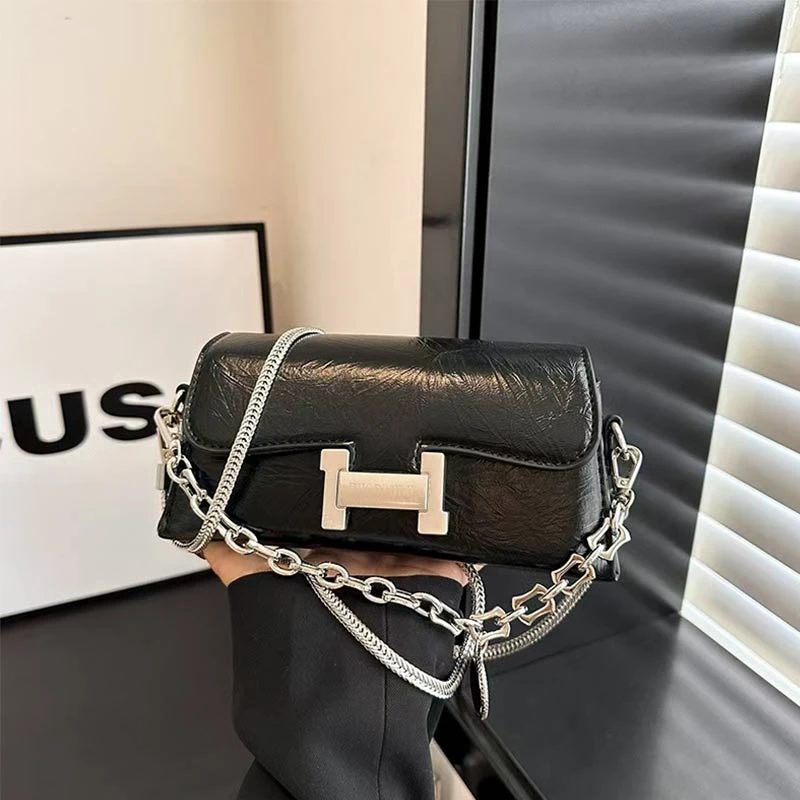 韩版个性锁扣链条女包2024新款时尚高级感单肩包简约斜挎包 W8850