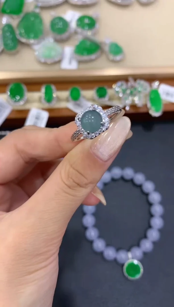 【闪购商品】翡翠戒指合金1多人多样性随机发货1件