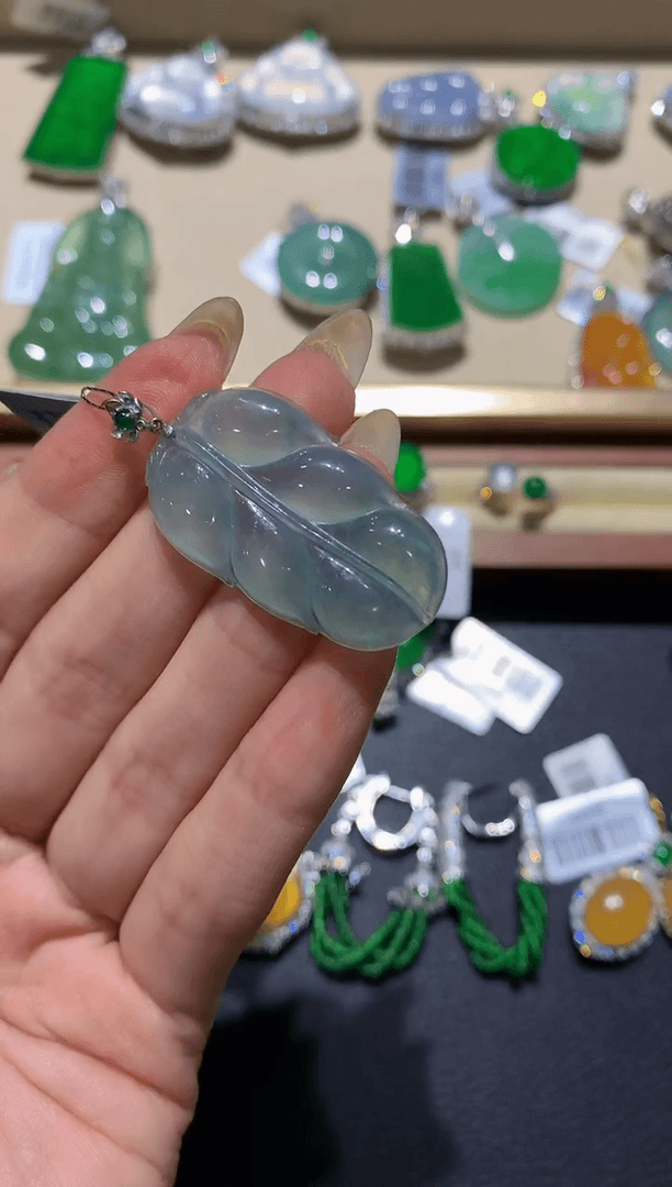 【闪购商品】翡翠吊坠(不含链)18K金镶嵌22团购
