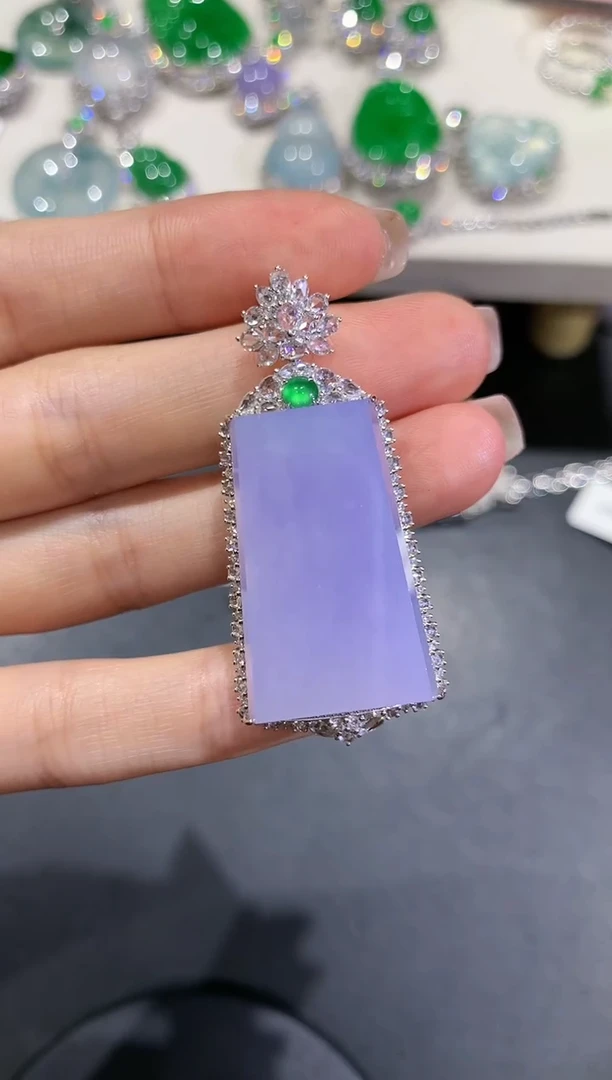 【闪购商品】翡翠颈饰18K金镶嵌团购30