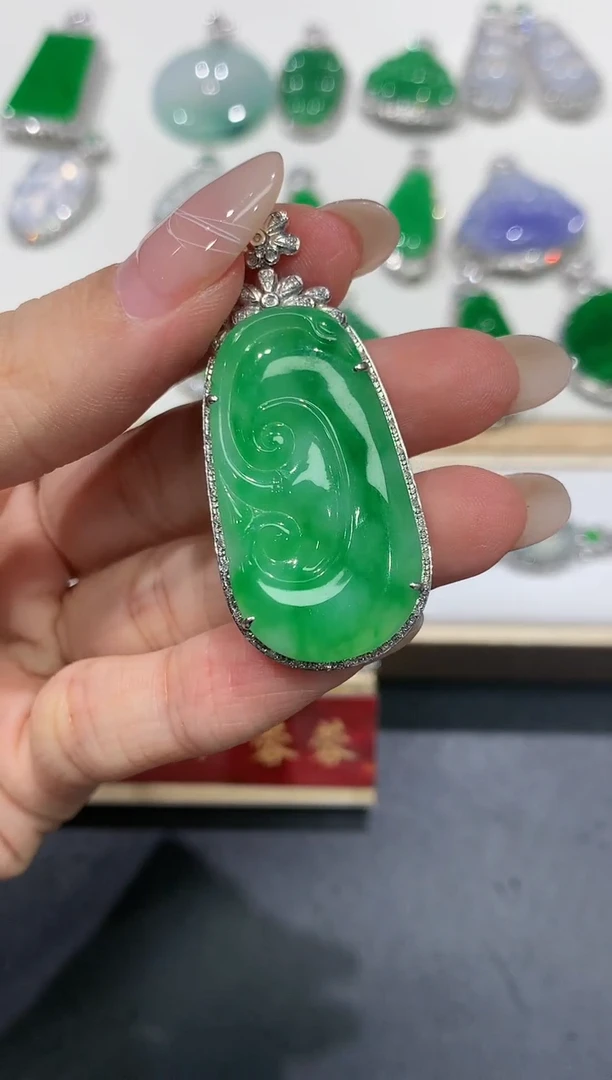 【闪购商品】翡翠吊坠(不含链)18K金镶嵌团购10