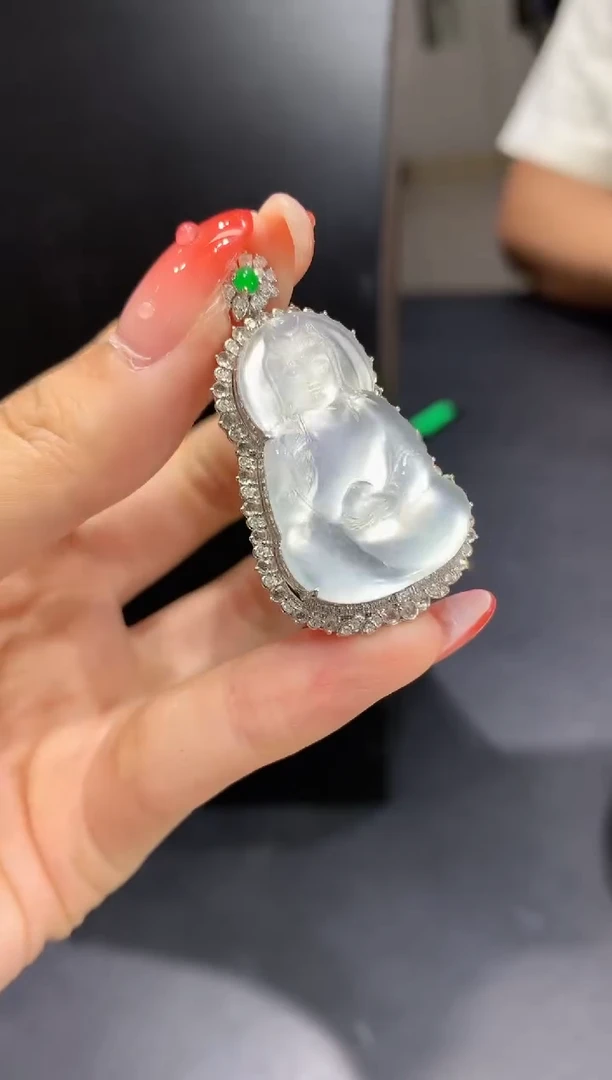 【闪购商品】翡翠吊坠(不含链)18K金镶嵌80团购