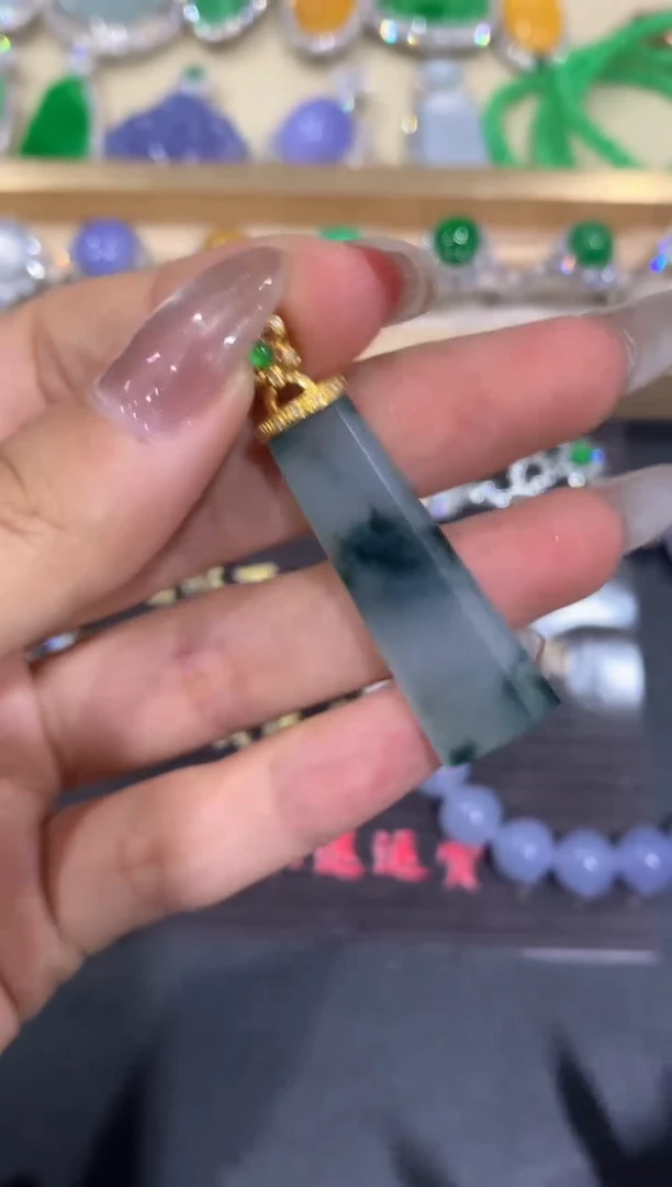 【闪购商品】翡翠颈饰18K金镶嵌13团购