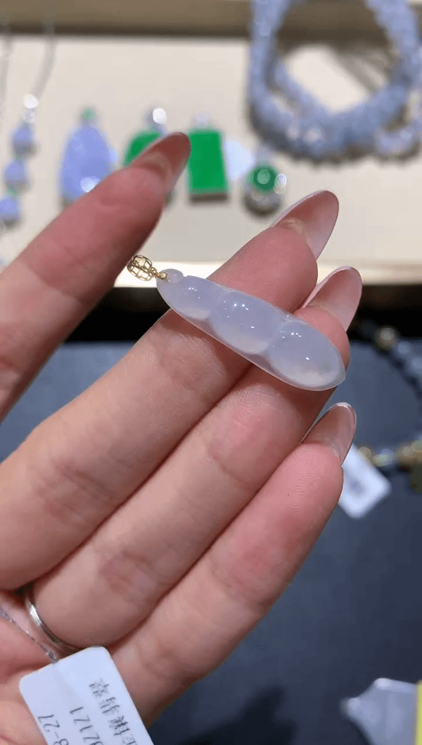 【闪购商品】翡翠吊坠(不含链)18K金镶嵌93团购