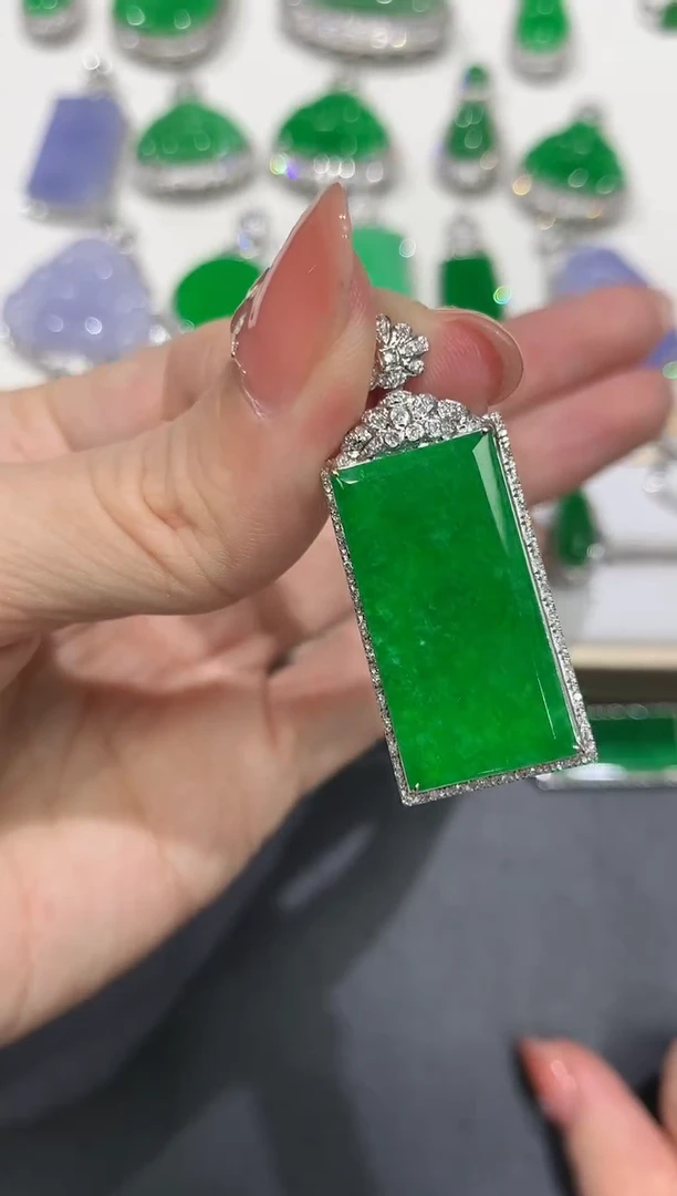【闪购商品】翡翠吊坠(不含链)18K金镶嵌团购6