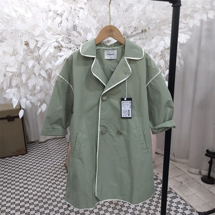 K550豆绿色风衣外套童装