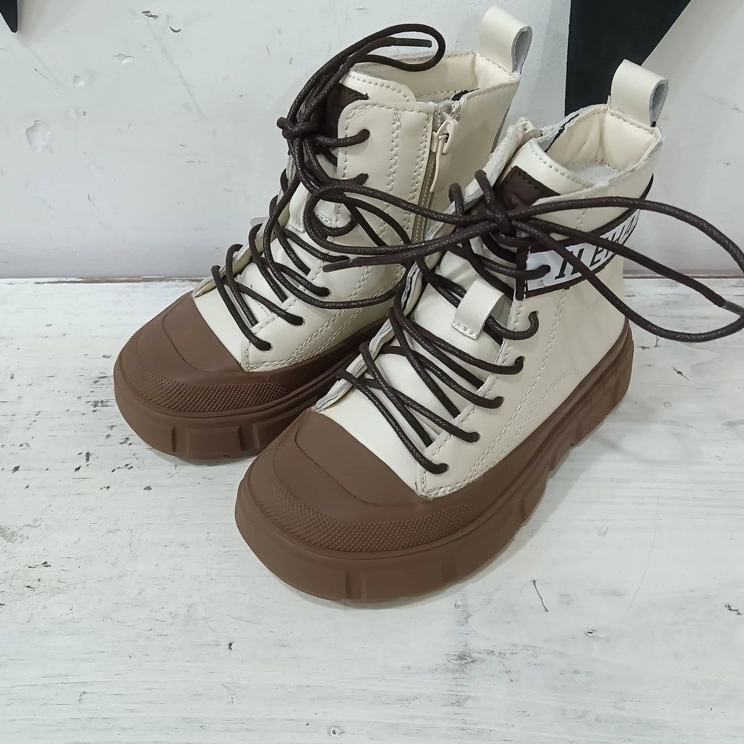 B337米色马丁靴薄绒鞋童装