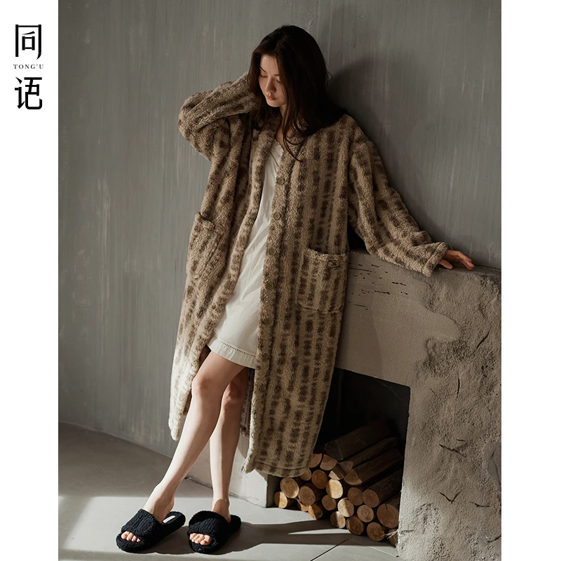 同语睡袍女款秋冬季珊瑚绒长袖浴袍加厚加绒法兰绒晨袍冬季家居服