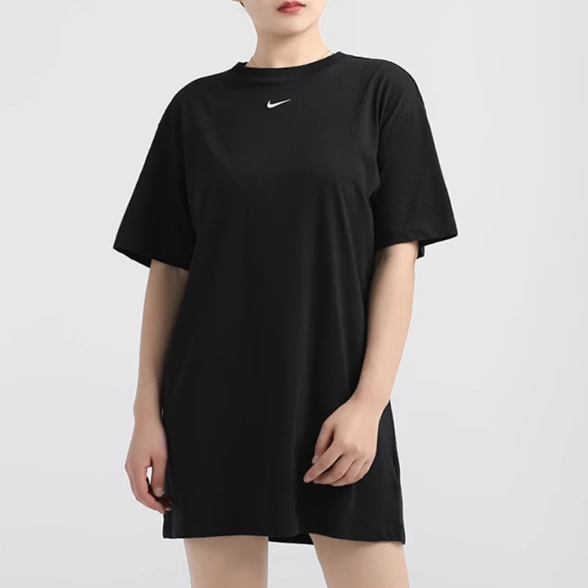 Nike耐克女子夏季新款圆领宽松刺绣小勾休闲运动短袖连衣裙CJ2243