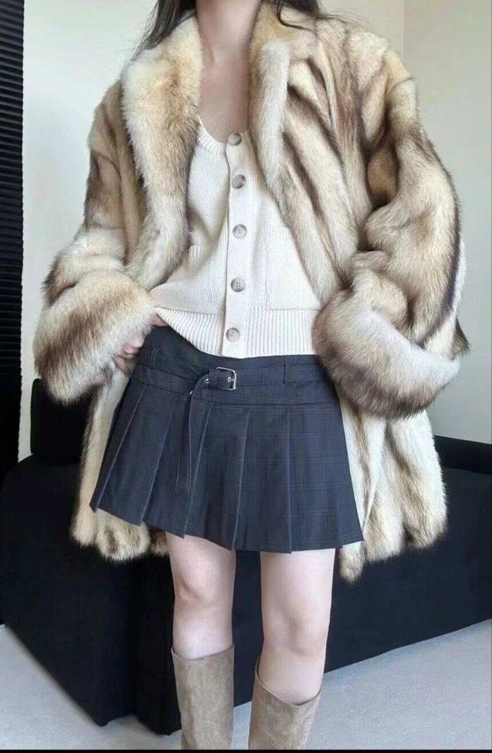 显减龄款氛围感女士外套（以直播间实物为准）