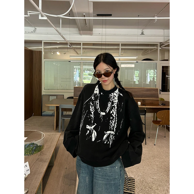 D YANGJUN 辫子印花做旧感黑色卫衣女2024初秋新款圆领超好看外套