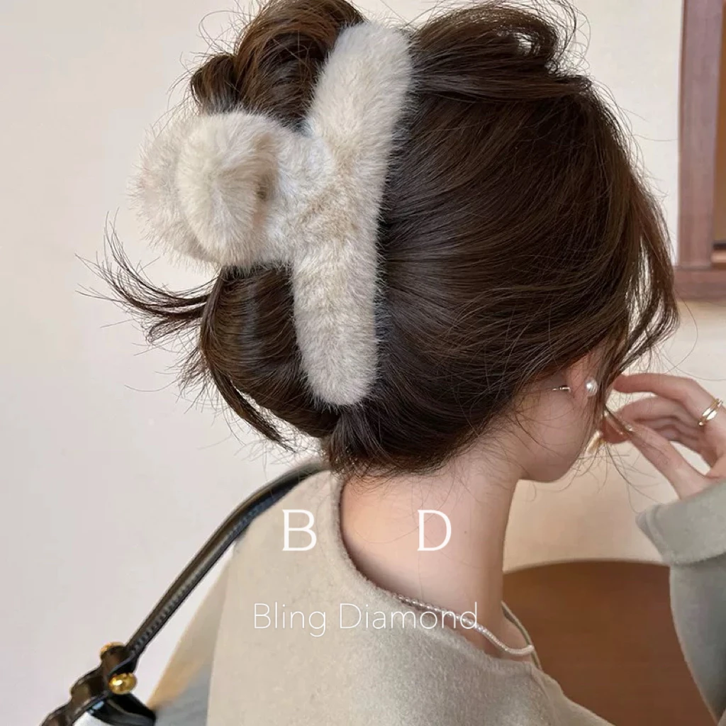 水貂毛毛茸茸冬日抓夹可爱优雅鲨鱼夹秋冬毛绒绒温柔简约百搭发饰