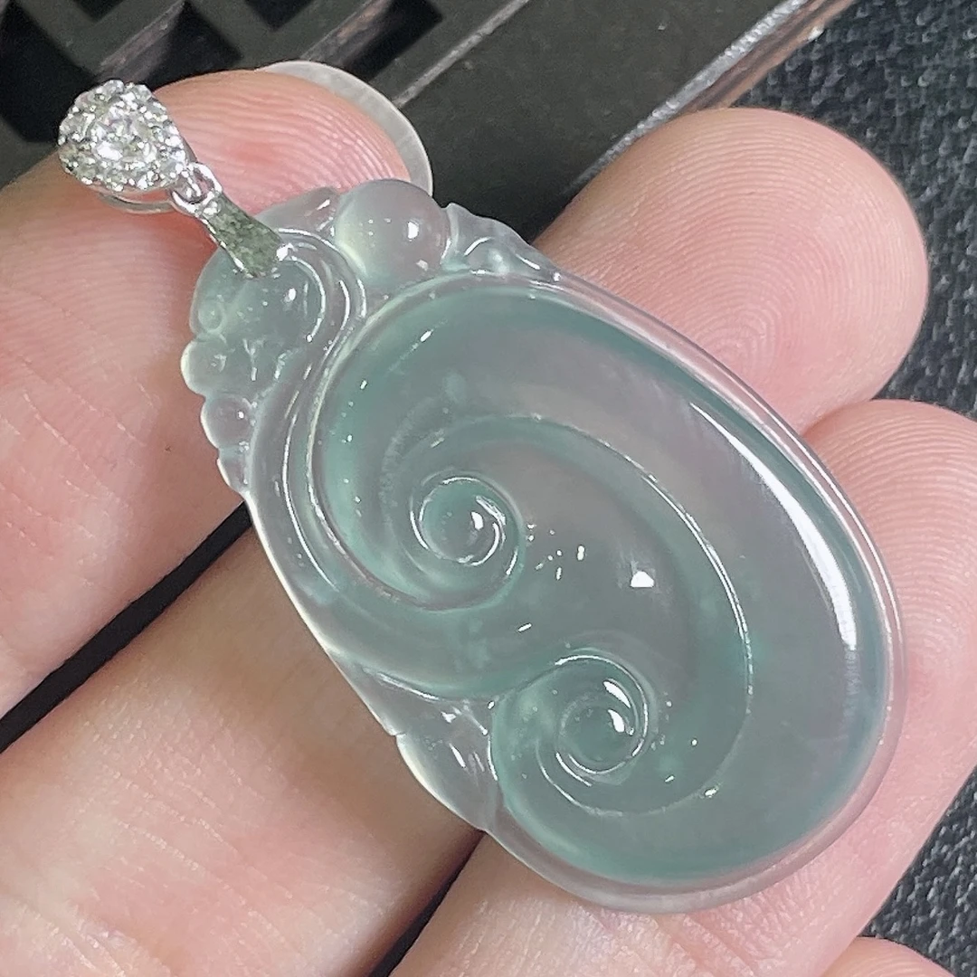 天然A货翡翠蓝冰如意吊坠（多样性发货)