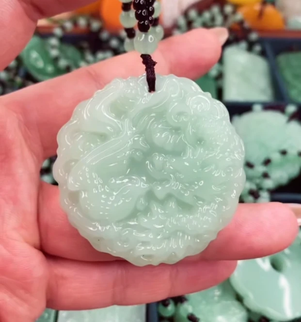 7.浅绿龙凤牌经典百搭男女同款吊坠