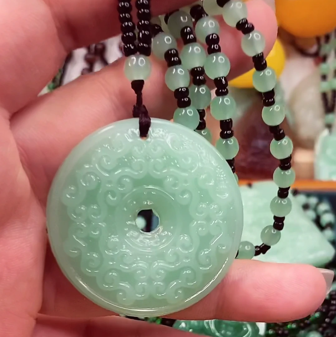 15.浅绿路路通经典百搭男女同款吊坠