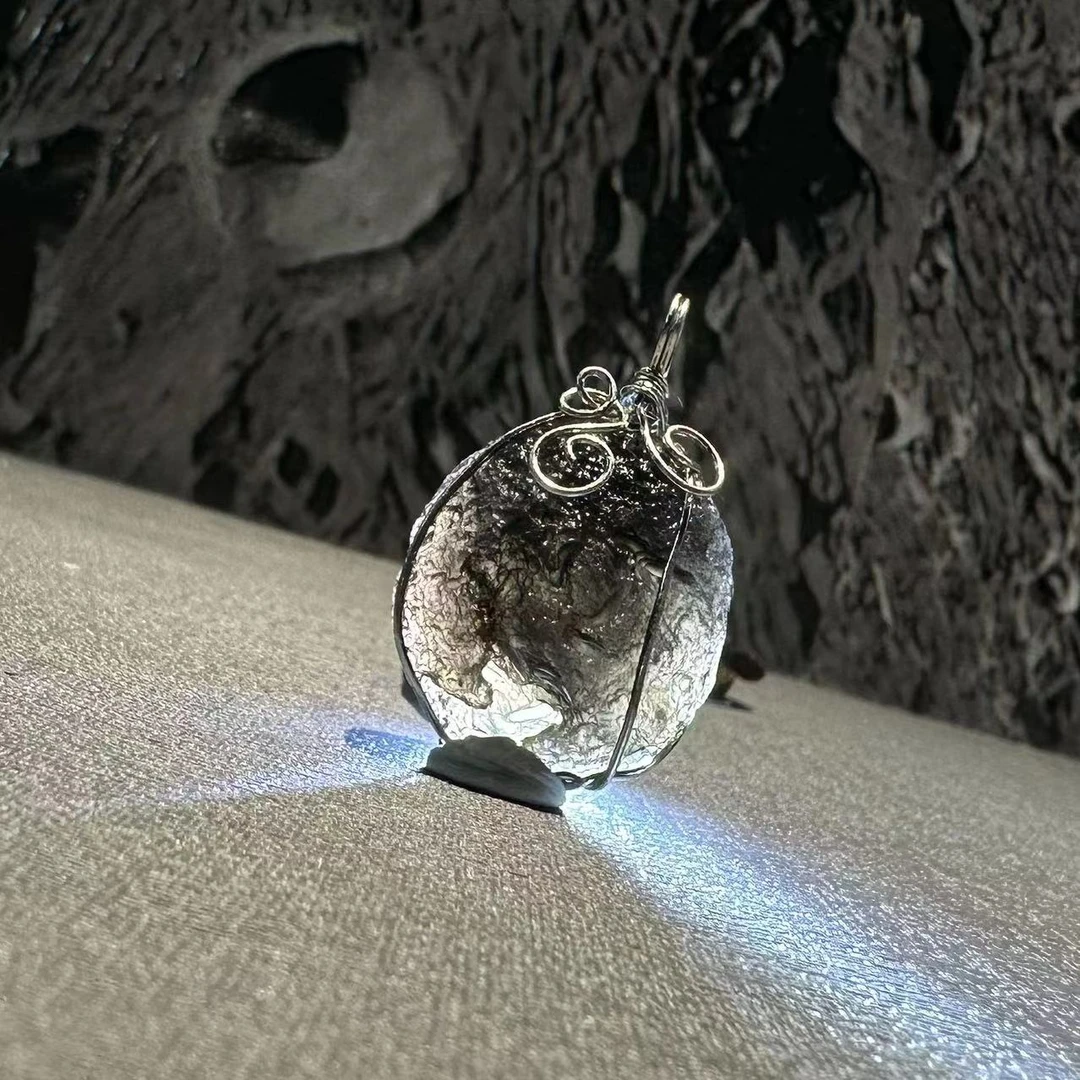 YS32 天狼星灰色不规则包丝吊坠