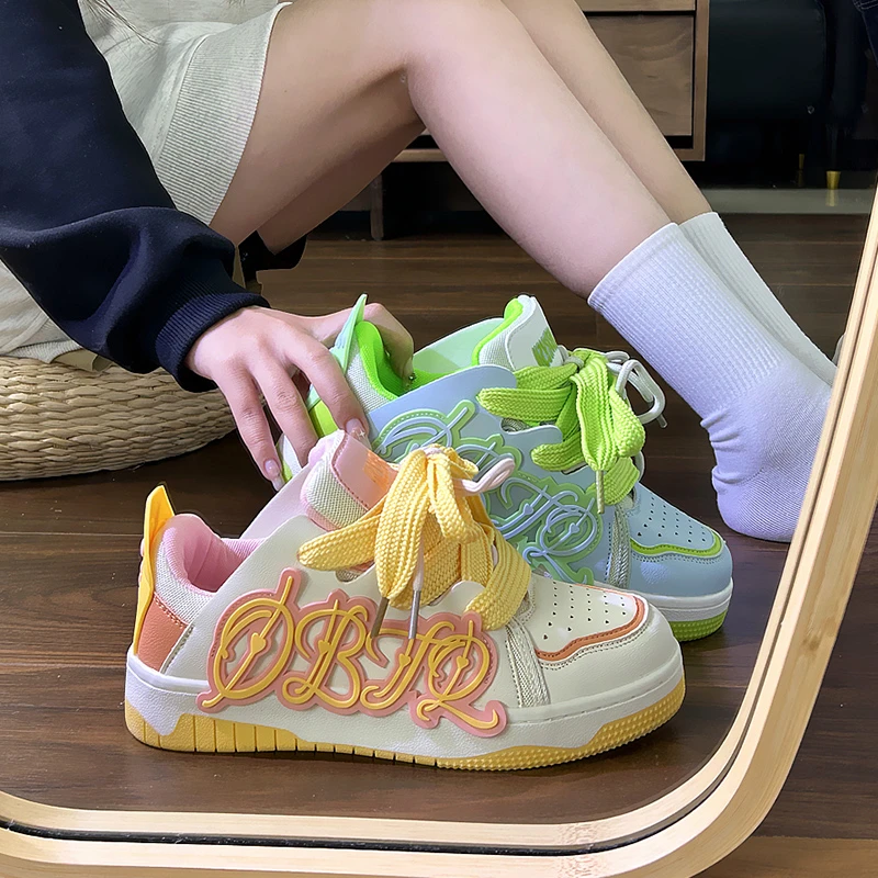 原创网红女鞋鸳鸯设计厚底板鞋2024夏季新款百搭多巴胺休闲运动鞋