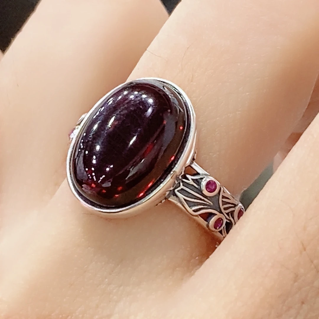 复古荷塘月色粉石椭圆琥珀戒指