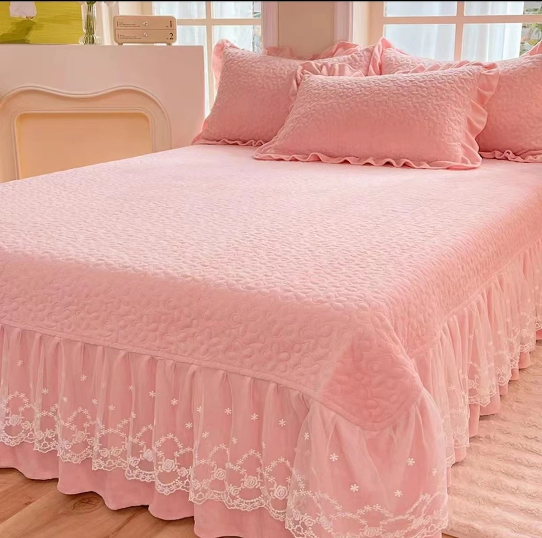 超柔婴儿绒双层蕾丝花边防滑绗缝床盖