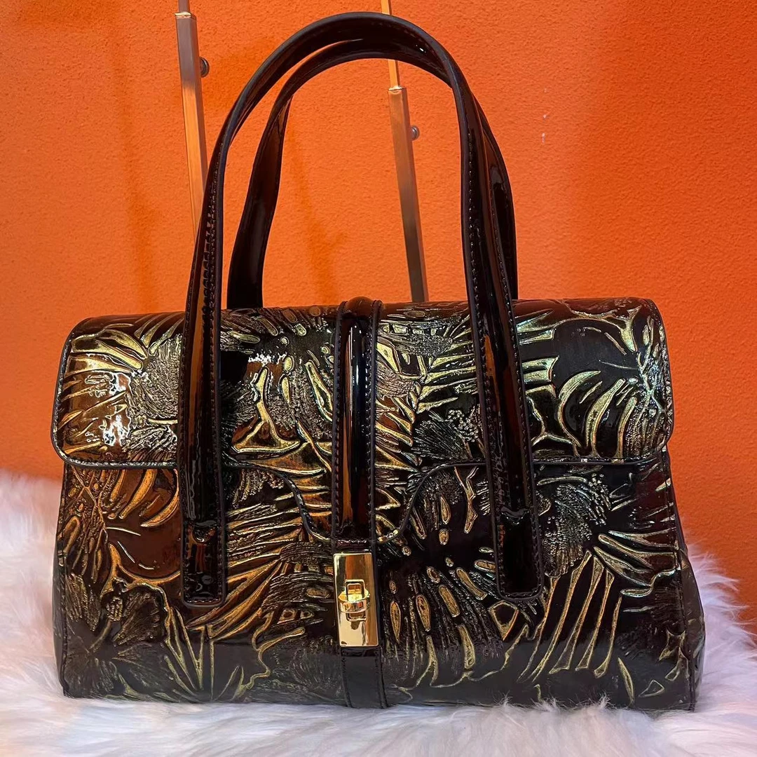 《亮牌灯点关注才可以拍》经典时尚简约网红轻奢女士多功能手提包