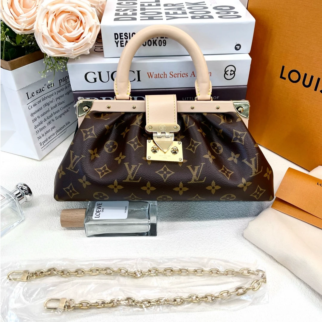 99新 LouisVuitton/路易威登  Clutch Box经典老花云朵包