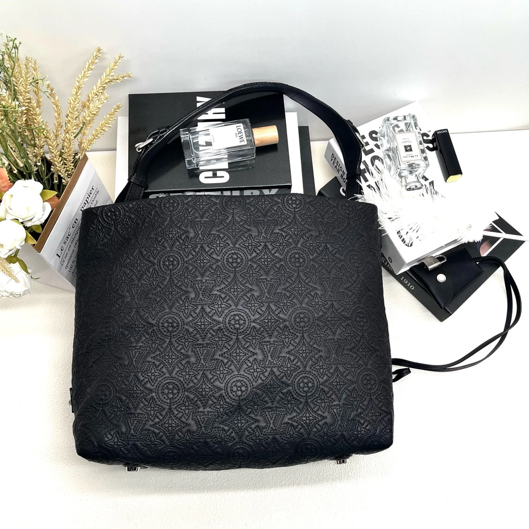 95新 LouisVuitton/路易威登  Anthiea系列黑色全皮老花hobo包