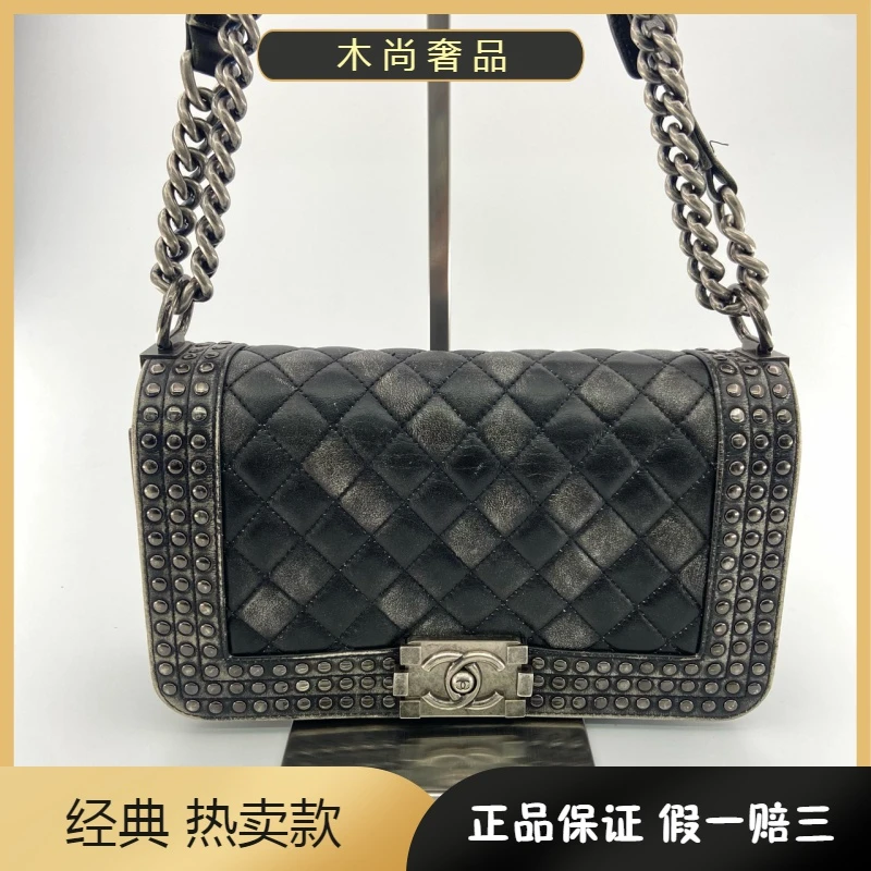 99新 Chanel/香奈儿 /Leboy 中号14A 铆钉/牛皮单肩斜挎包 19