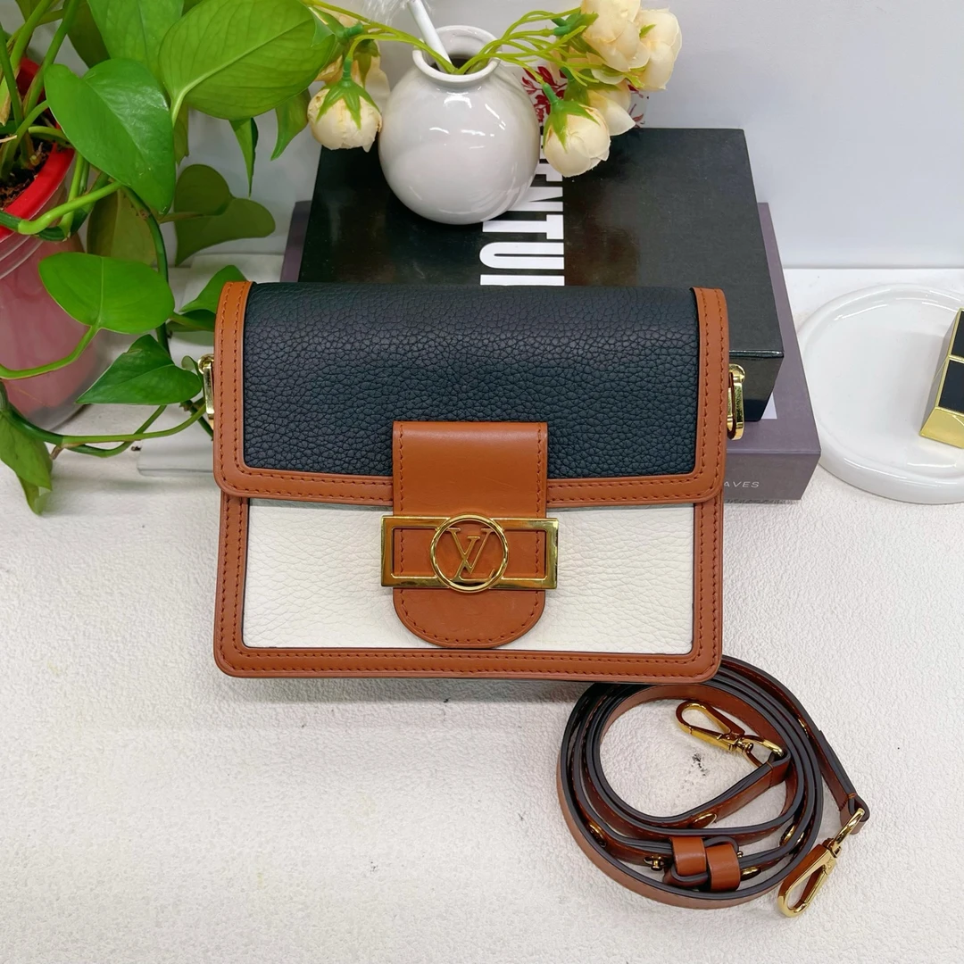 95新 LouisVuitton/路易威登 达芙妮黑白拼皮革肩背包10714413