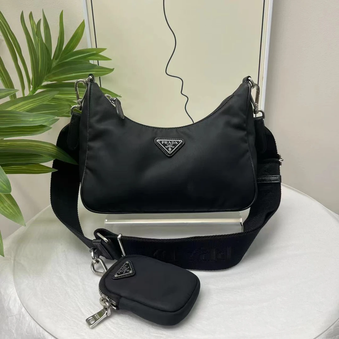 95新 Prada/普拉达 W普拉达黒银三合一腋下包单肩包26051175