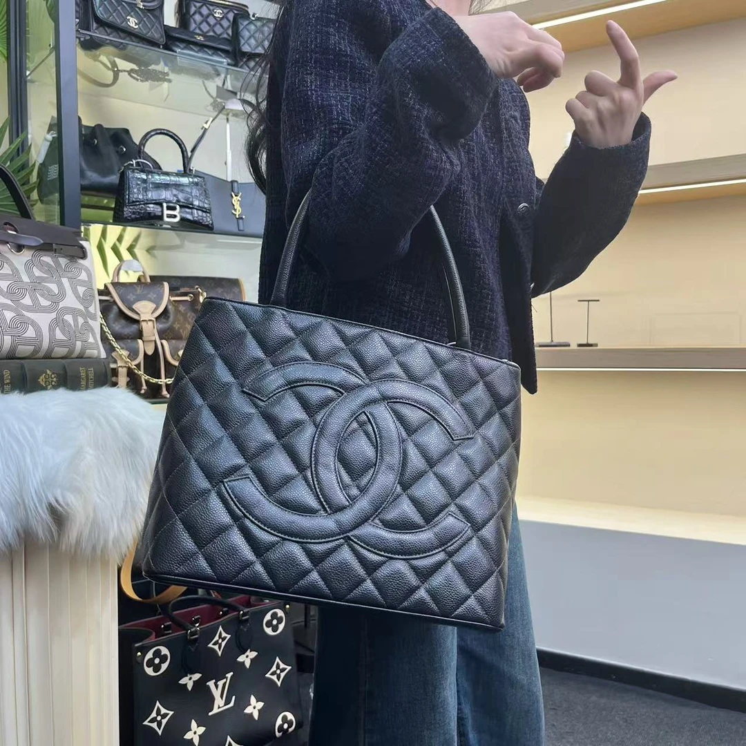 95新 Chanel/香奈儿 W香奈儿黑色希尔顿9开87885545