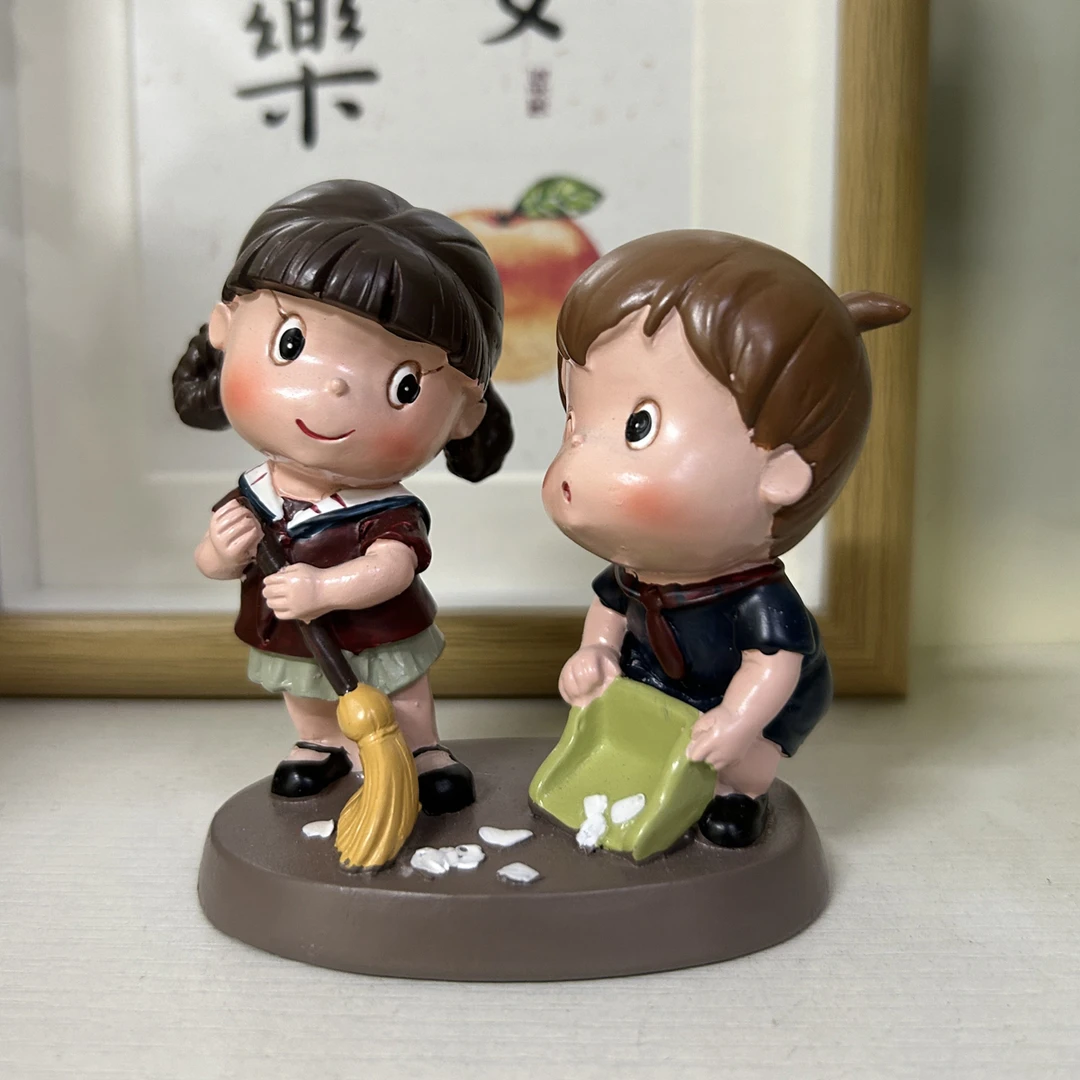 爱慕款小男孩女孩创意桌面摆件gz