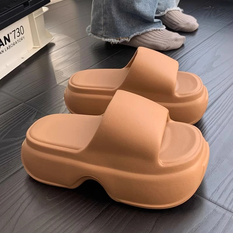 时尚厚底面包凉拖鞋女夏季外穿防滑网红小个子增高软底沙滩凉鞋女