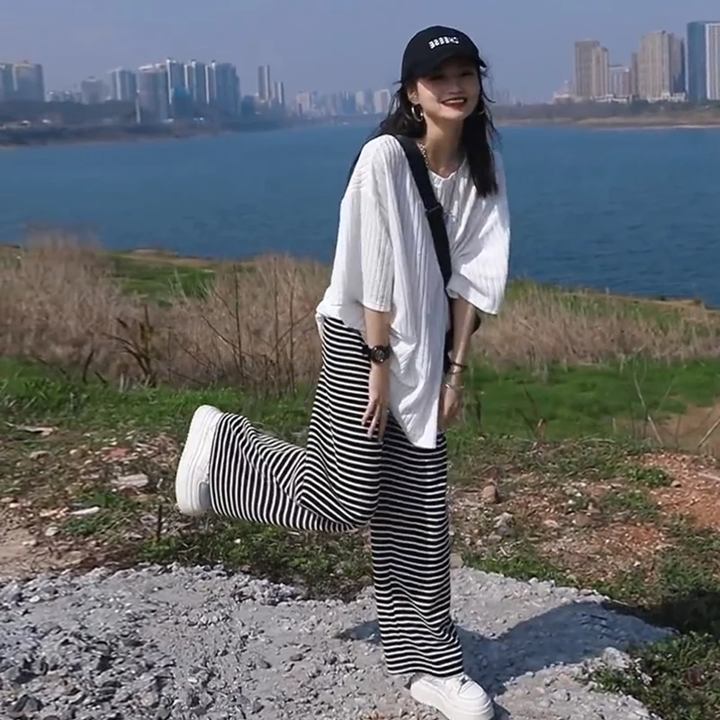 夏季宽松休闲时尚百搭圆领短袖T恤简约白色上衣女+条纹休闲阔腿裤