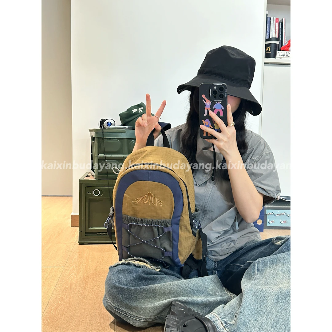 【开心不打烊】复古拼色双肩包超轻便户外露营骑行背包休闲实用双肩