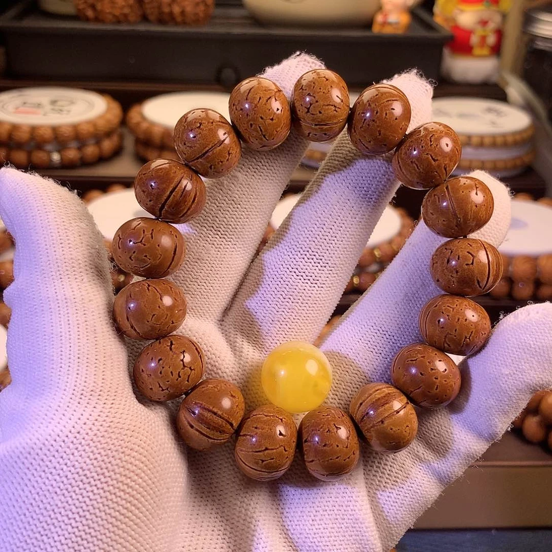 【闪购商品】桃核手串王**。桃核手串