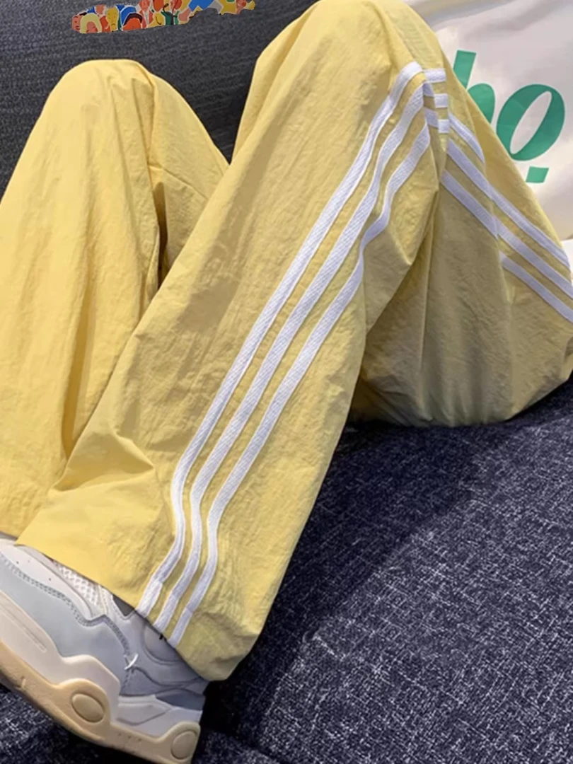 多巴胺速干三条杠运动裤女夏季薄款美式伞兵冰丝防晒直筒阔腿裤子