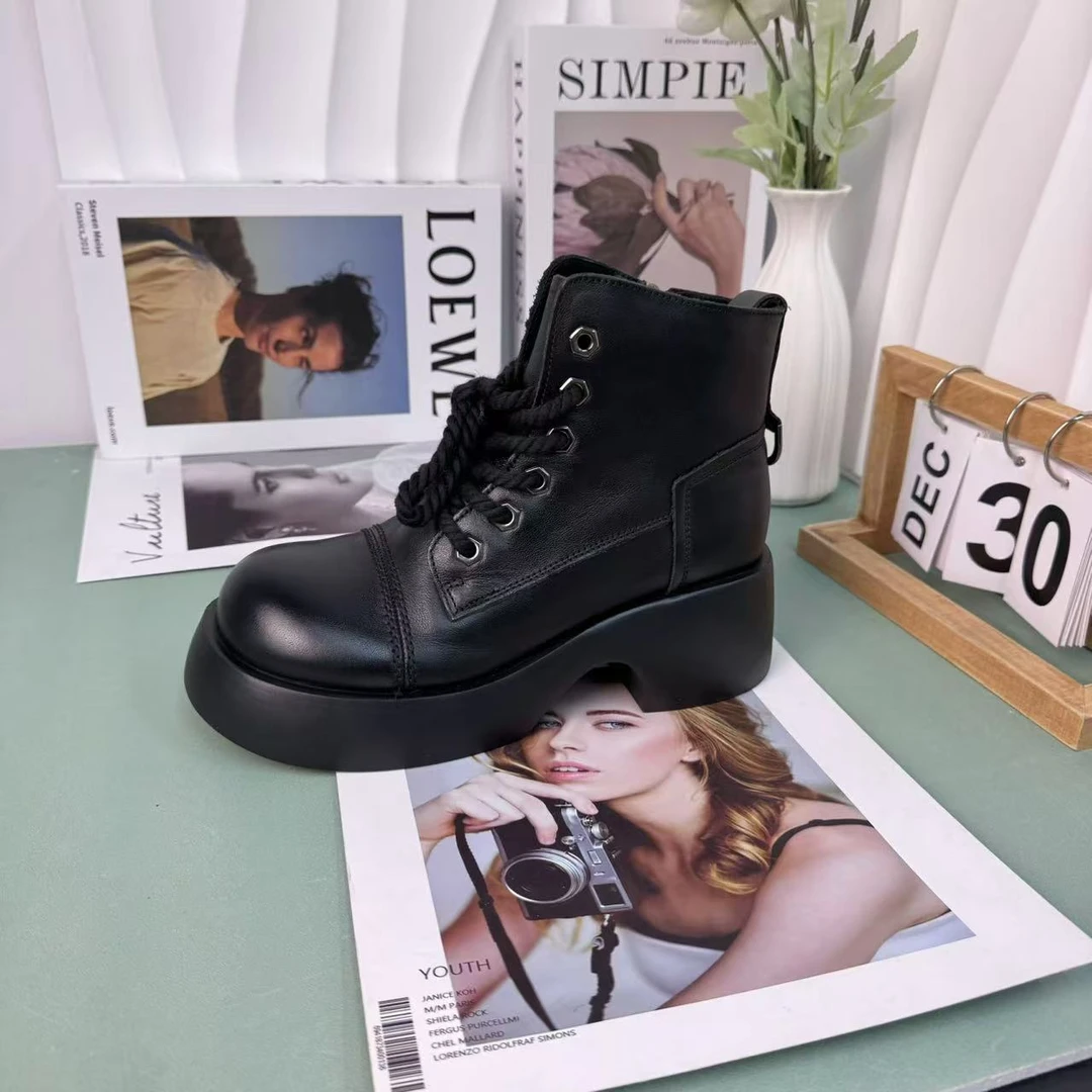 真皮网红爆款马丁靴女2024年新款秋冬英伦风厚底加绒短靴春秋单靴